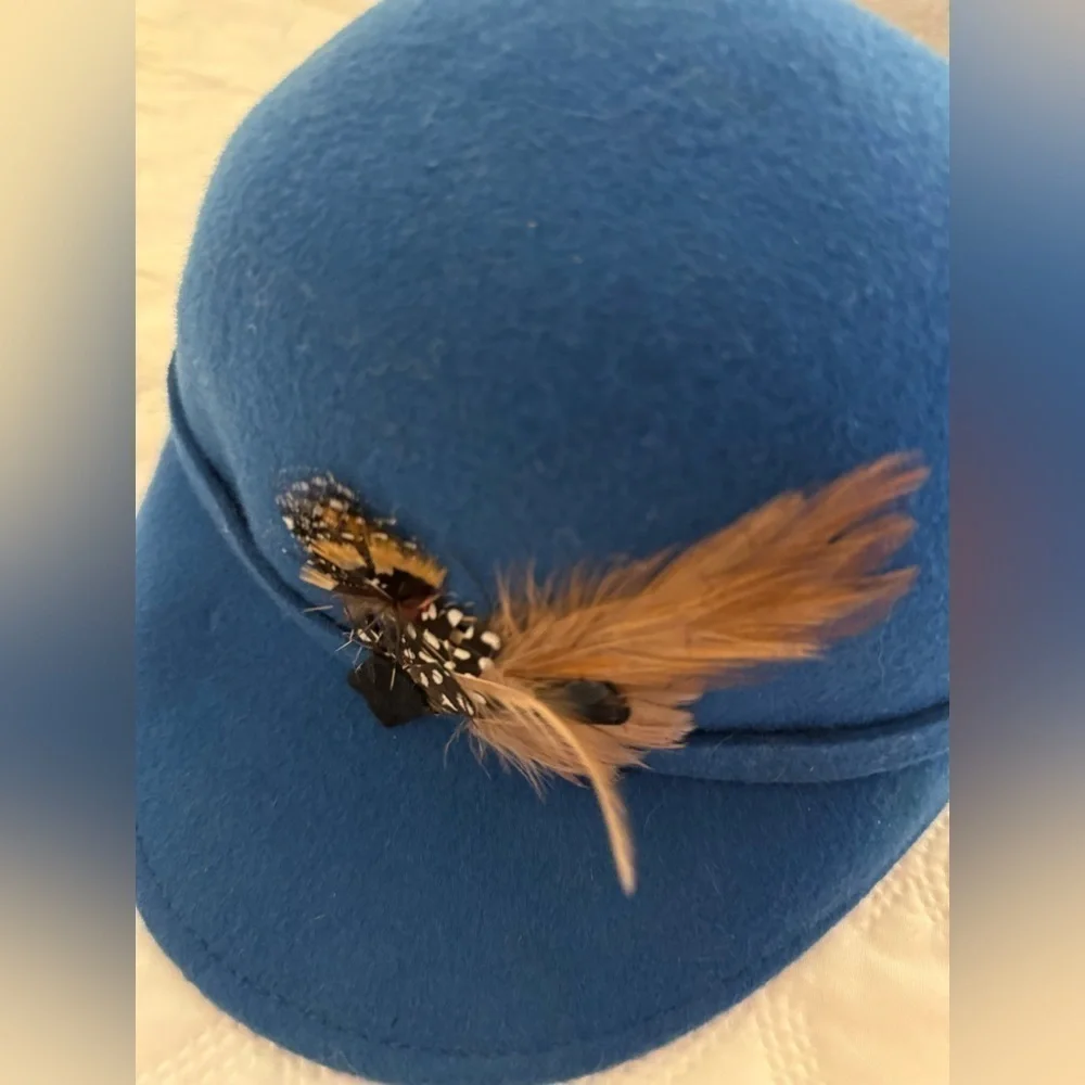 Magid Women's Blue Wool Bucket Hat w/feather accent vintage